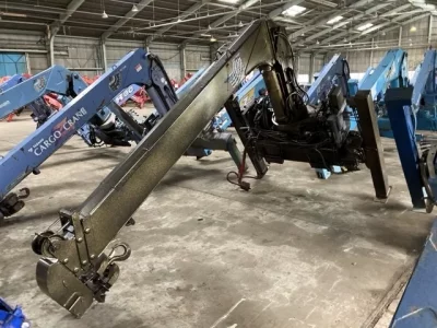 OTHERS UNIC CRANE