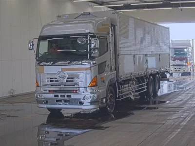 Hino TRUCK