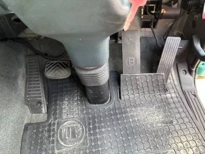 Nissan TRUCK