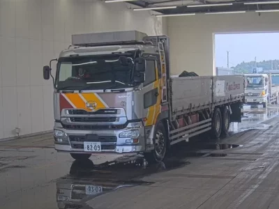 Nissan TRUCK