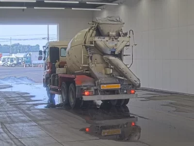 Nissan TRUCK
