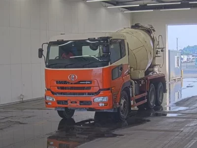 Nissan TRUCK