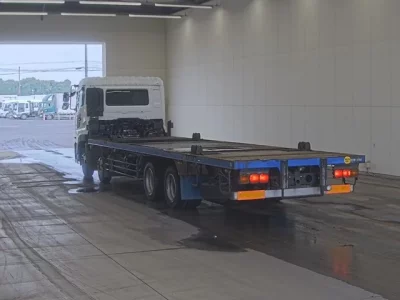 Nissan TRUCK