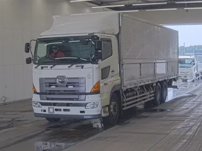 Hino TRUCK