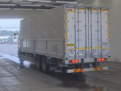 Hino TRUCK