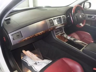 Jaguar XF SERIES