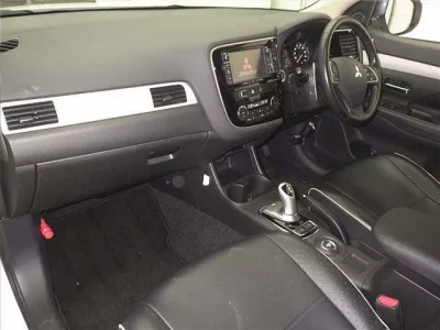 Mitsubishi OUTLANDER PHEV