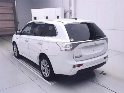 Mitsubishi OUTLANDER PHEV