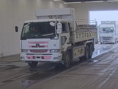 Nissan TRUCK