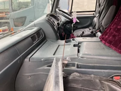Nissan TRUCK