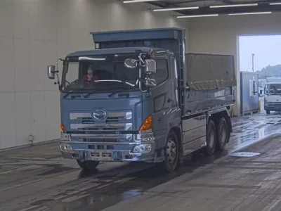 Hino TRUCK
