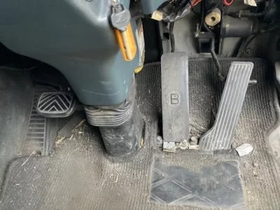 Nissan TRUCK