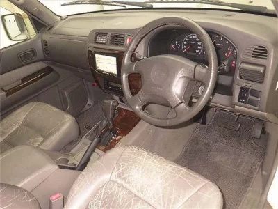 Nissan SAFARI