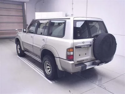 Nissan SAFARI