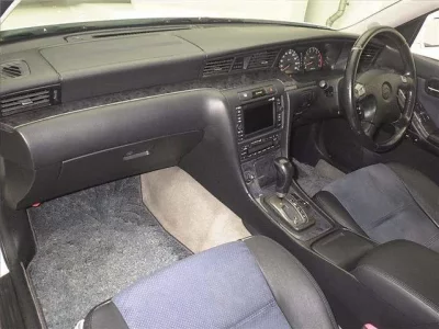 Nissan LAUREL