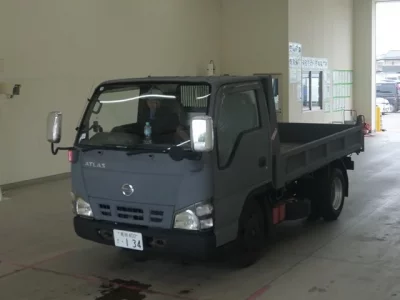 Nissan TRUCK