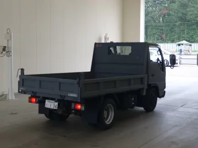 Nissan TRUCK