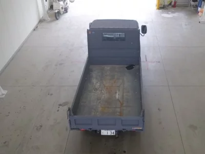 Nissan TRUCK