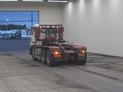Nissan TRUCK