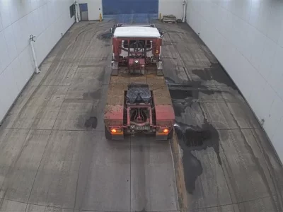 Nissan TRUCK