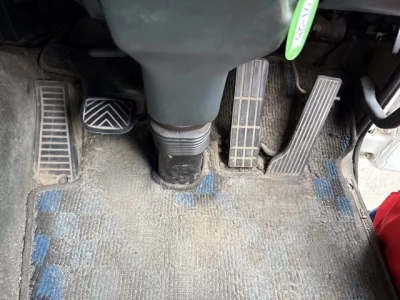 Nissan TRUCK