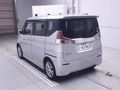 Mitsubishi DELICA D2