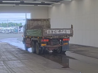 Isuzu TRUCK