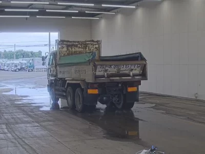 Nissan TRUCK
