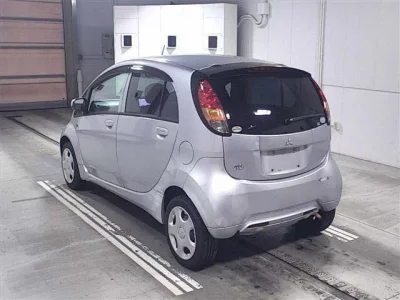 Mitsubishi I