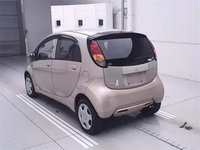 Mitsubishi I