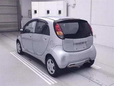 Mitsubishi I