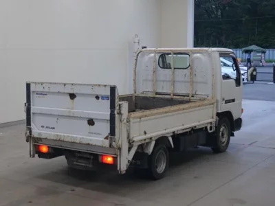 Nissan TRUCK