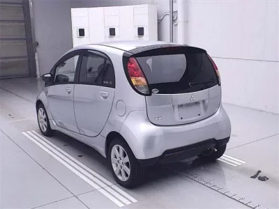 Mitsubishi I