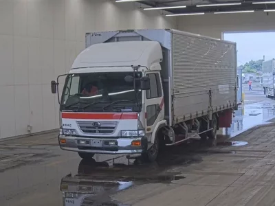 Nissan TRUCK