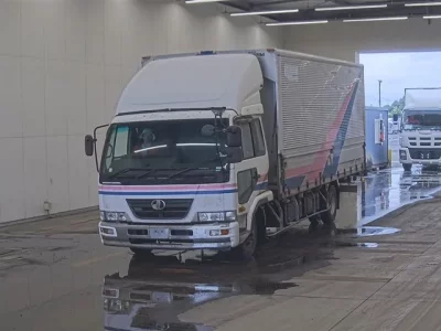 Nissan TRUCK