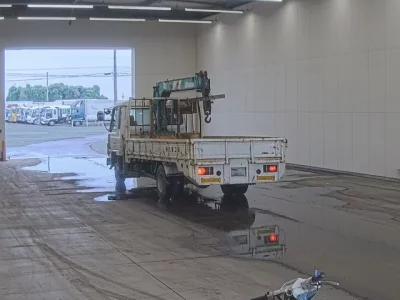 Nissan TRUCK