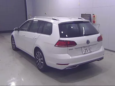 Volkswagen GOLF VARIANT