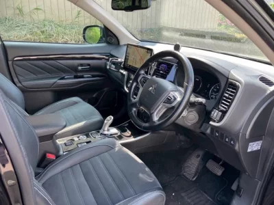 Mitsubishi OUTLANDER PHEV