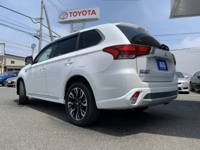 Mitsubishi OUTLANDER PHEV
