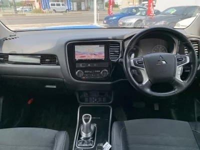 Mitsubishi OUTLANDER PHEV