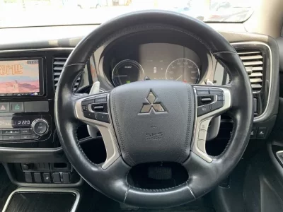 Mitsubishi OUTLANDER PHEV