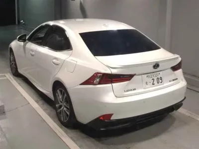 Lexus IS