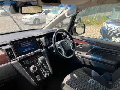 Mitsubishi DELICA D5