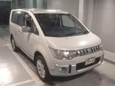 Mitsubishi DELICA D5