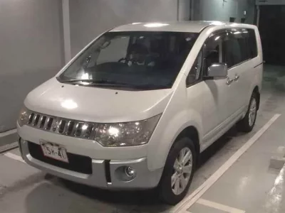 Mitsubishi DELICA D5