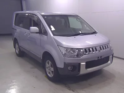 Mitsubishi DELICA D5
