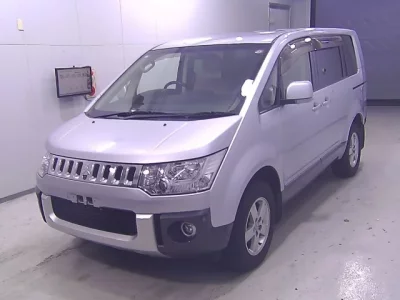 Mitsubishi DELICA D5
