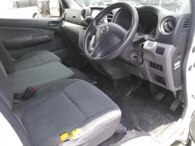Nissan CARAVAN VAN