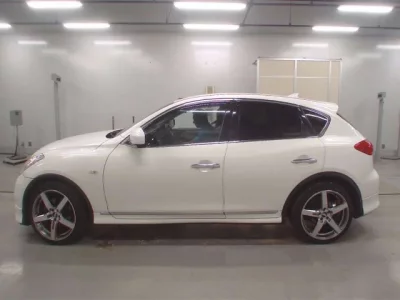 Nissan SKYLINE CROSSOVER