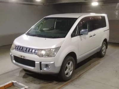Mitsubishi DELICA D5